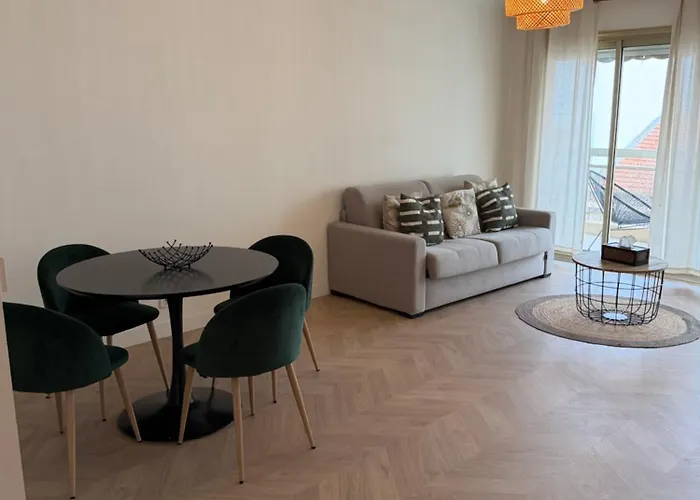 Modern 60m2 With 2 Balconies, At 50 Meters From Sea Διαμέρισμα *