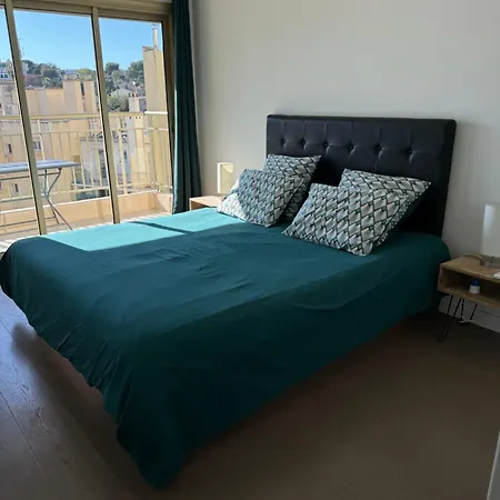 Modern 60m2 With 2 Balconies, At 50 Meters From Sea Daire *