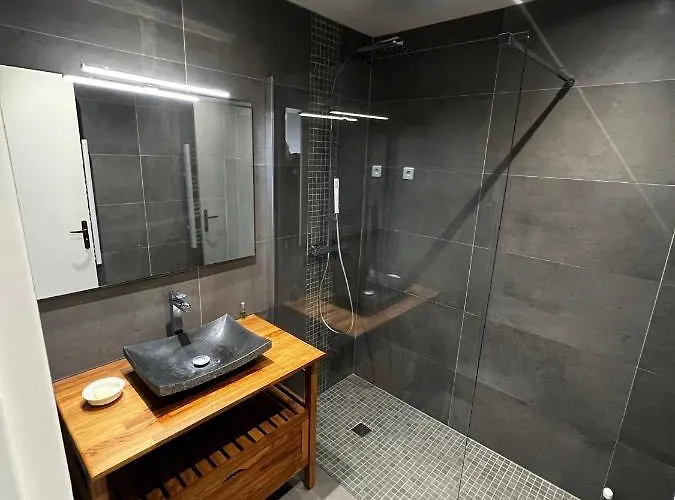 公寓 Modern 60m2 With 2 Balconies, At 50 Meters From Sea 昂蒂布