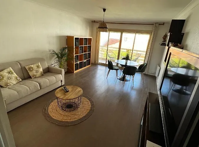 Apartment Modern 60m2 With 2 Balconies, At 50 Meters From Sea